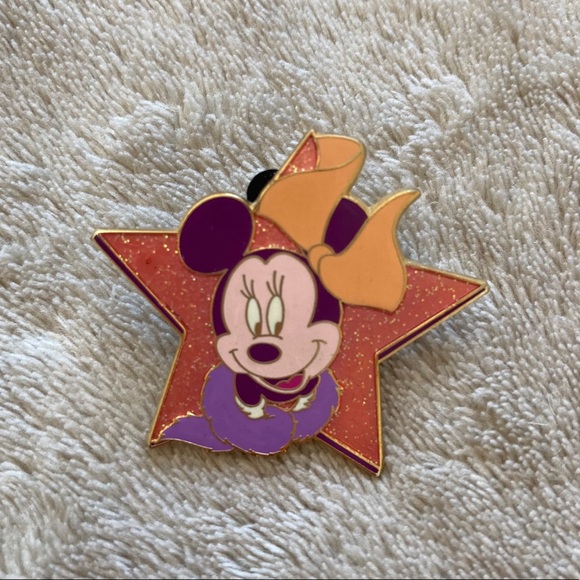 Minnie brooch - Picture 3 of 4